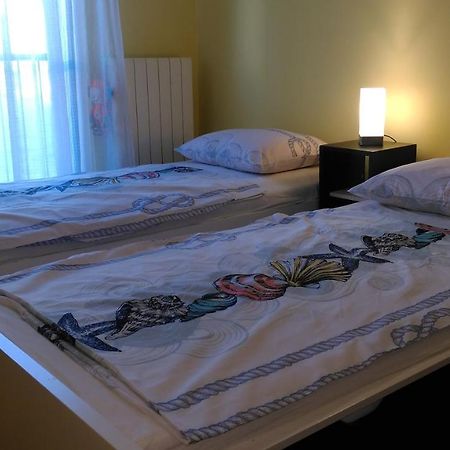 Lair By The Sea - Stoja, Pula Apartment Ngoại thất bức ảnh