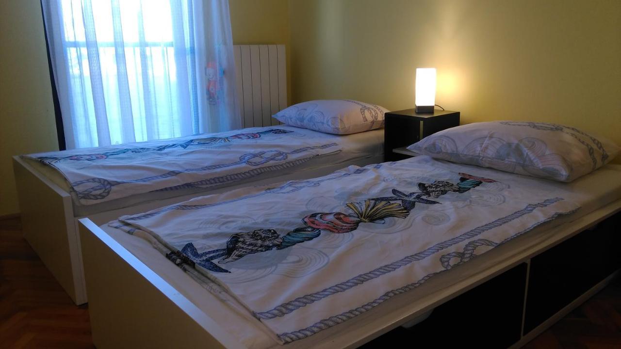 Lair By The Sea - Stoja, Pula Apartment Ngoại thất bức ảnh