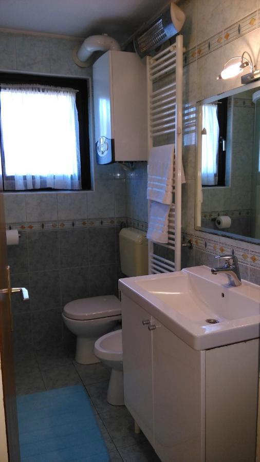 Lair By The Sea - Stoja, Pula Apartment Ngoại thất bức ảnh