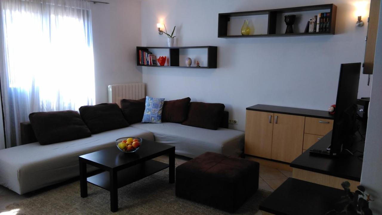 Lair By The Sea - Stoja, Pula Apartment Ngoại thất bức ảnh