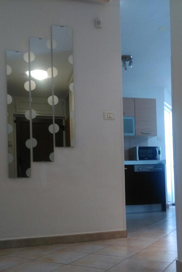 Lair By The Sea - Stoja, Pula Apartment Ngoại thất bức ảnh